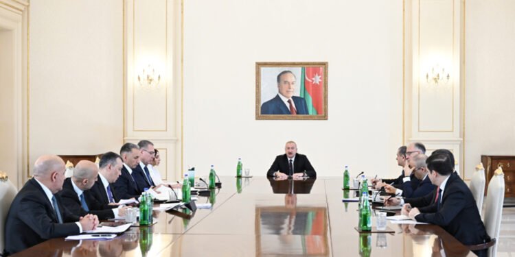 Prezident müşavirə keçirdi - VİDEO