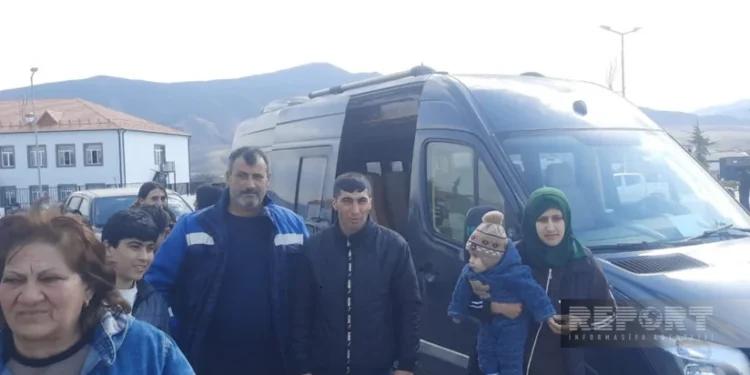 Xanabad kəndinə yola salınan ilk köç karvanı Xocalı şəhərinə çatıb - FOTOLAR