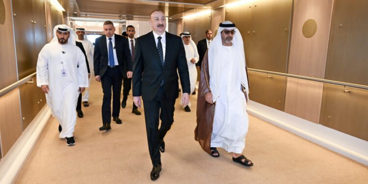 Prezidentin BƏƏ-yə səfəri başa çatdı - FOTOLAR