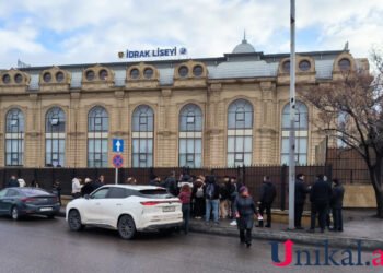 Bakıda liseydə şagird müəllimi güllələdi