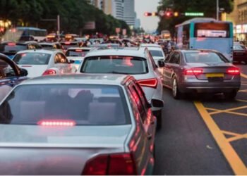 Universitetlərdə tətil başa çatdı - Paytaxtda sıxlıq bir az da artdı