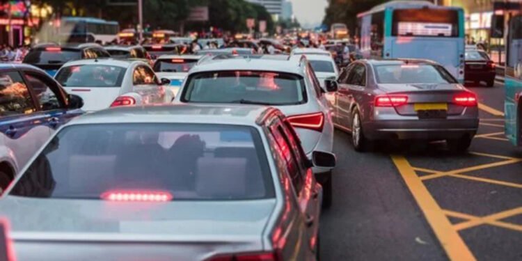 Universitetlərdə tətil başa çatdı - Paytaxtda sıxlıq bir az da artdı