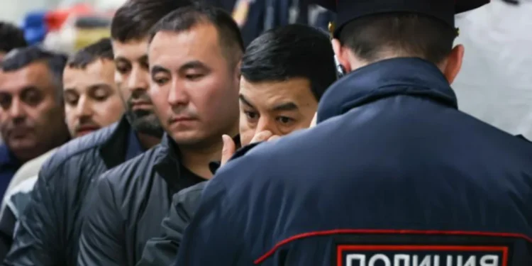 Rusiyada əmək miqrantlarının 18 yaşına çatmış övladları ölkədən çıxarıla bilərlər