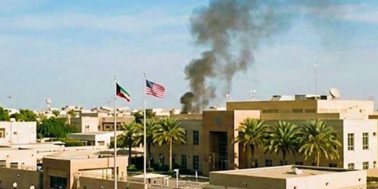 Küveytdə ABŞ-nin səfirliyi və təyyarəsi vuruldu - FOTO - VİDEO