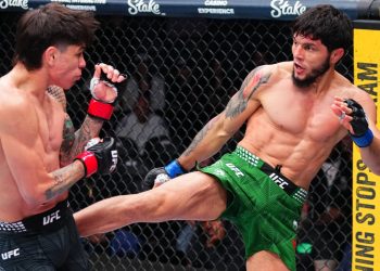 Tofiq Musayev UFC-də ilk qələbəsini qazandı