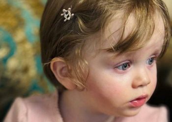 Xameneinin həlak olmuş 14 aylıq nəvəsinin FOTOSU