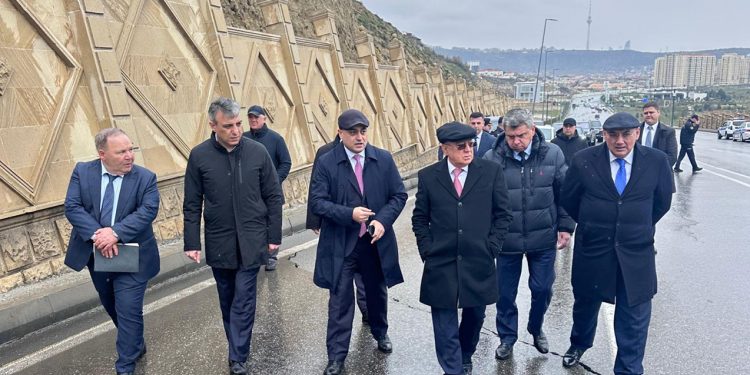 Kəmaləddin Heydərov Bibiheybətə getdi - VİDEO