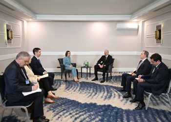 İlham Əliyev Moldova Prezidenti ilə görüşdü - FOTOLAR