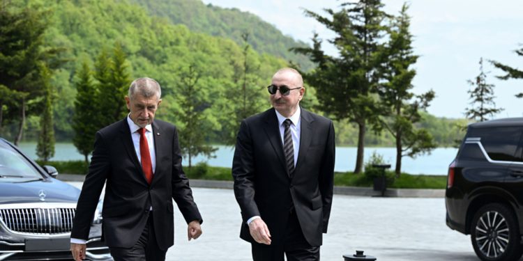 Qəbələdəki tarixi görüşdən geriyə qalanlar - VİDEO