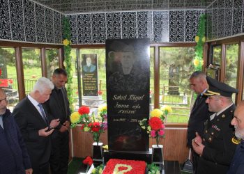 Rafiq Cəlilov Aprel şəhidimizin məzarını ziyarət etdi - FOTOLAR