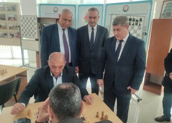 Cəlilabadda təhsil işçiləri arasında şahmat yarışı keçirildi - FOTOLAR