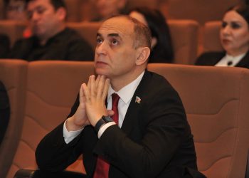 Heç zaman vicdanınıza xəyanət etməyin - Deputat gənclərə səsləndi