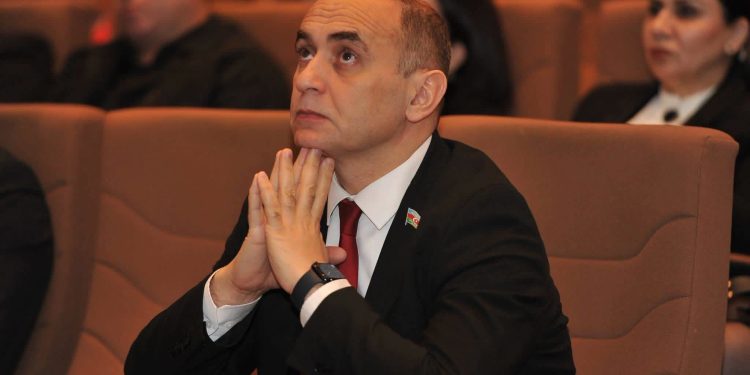 Heç zaman vicdanınıza xəyanət etməyin - Deputat gənclərə səsləndi