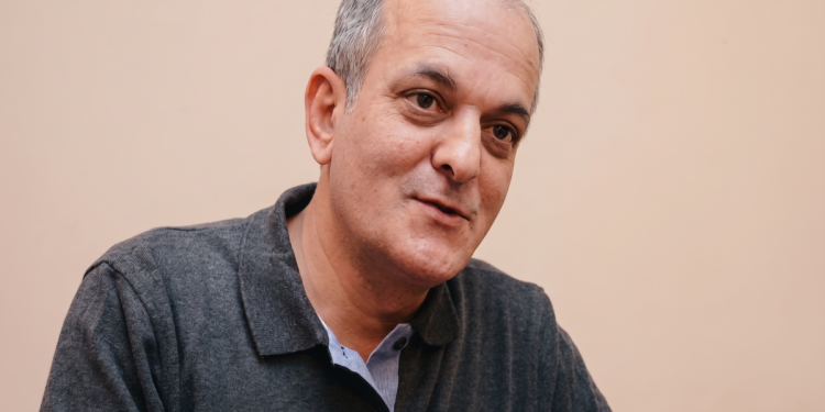 İşığın da, qazın da, suyun da pul yazdığı evdə... - Salam Sarvanın şeirləri