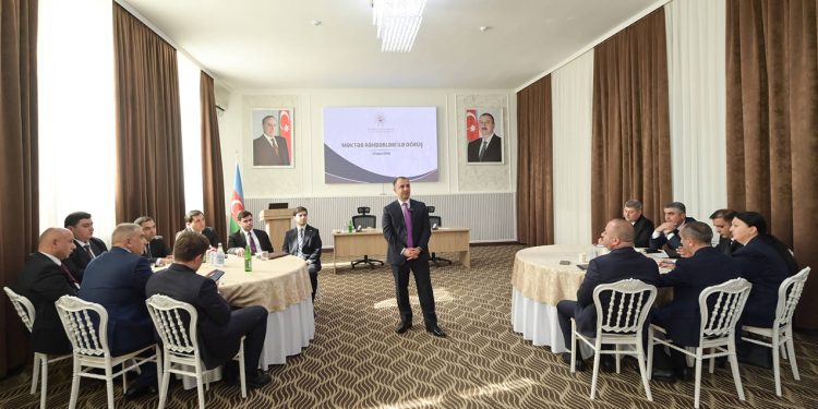 Nazir müavini Lənkəran-Astara üzrə direktorlarla görüşdü - FOTOLAR