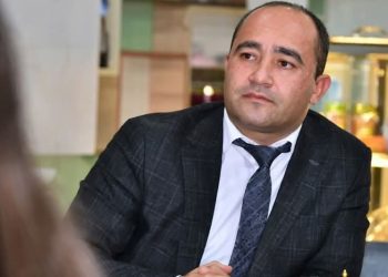 Azərbaycanda deputat evinə getdiyi qadının əri tərəfindən tutuldu – Pəncərədən QAÇDI