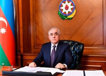 Əli Əsədov müəllimlərlə bağlı qərar imzaladı