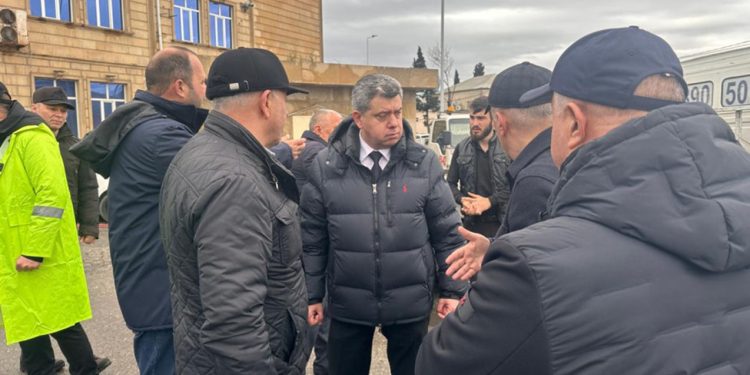 Nazir müavini Keşlədədir - 37 nəfər təxliyə edildi+Video