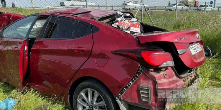 Cəlilabadda toya gedən ailə üzvləri qəzaya düşdü - Ölən var