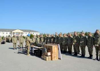 Hərbi vəzifəlilər toplanır - FOTOLAR