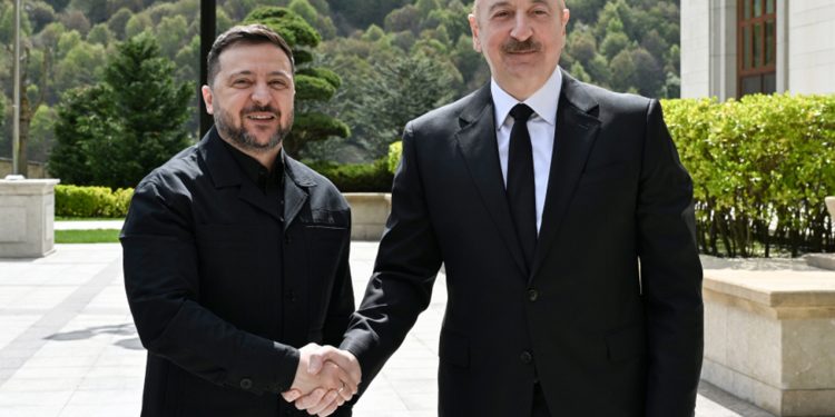 Zelenski Azərbaycandadır - Prezident Qəbədələ qarşıladı - FOTOLAR