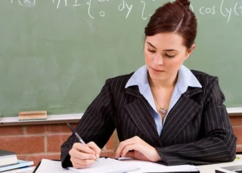 Müəllimlər 200 manat cərimələnəcək - VİDEO