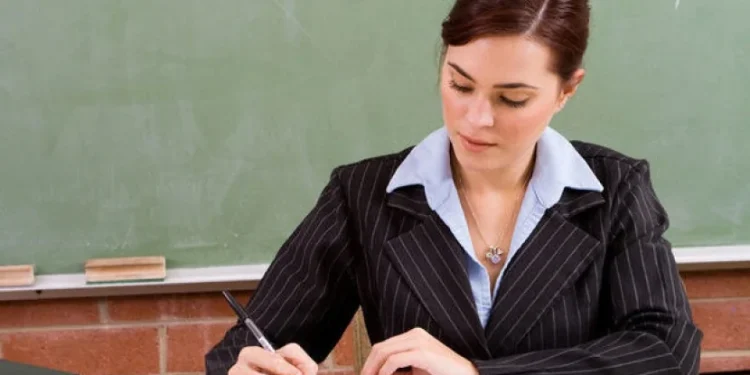 Müəllimlər 200 manat cərimələnəcək - VİDEO