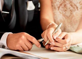 Azərbaycanda 200-dən çox kişi arvadının soyadını götürüb - RƏSMİ