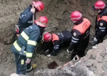 Qaradağda torpaq çökdü, iki nəfər dağıntılar altında qaldı - Ölən var - VİDEO