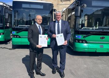 Azərbaycan Ukraynaya beş sərnişin avtobusu verdi - FOTOLAR