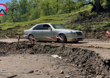Lənkəranda torpaq sürüşməsi 6 kəndlə gediş-gəliş çətinləşdi - FOTOLAR