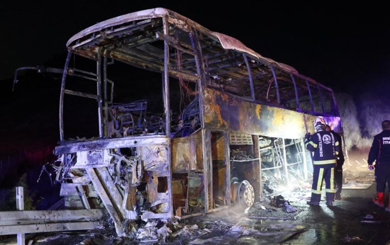 Türkiyədə avtobus yanıb kül oldu – 8 ölü, 33 yaralı – FOTOLAR
