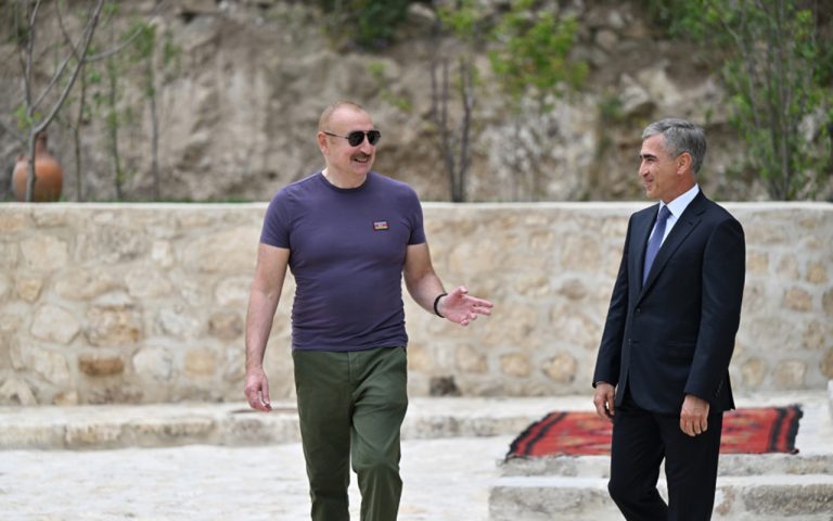 Prezident “Yasəmən” hotelin yeni korpuslarını gəzdi – FOTOLAR