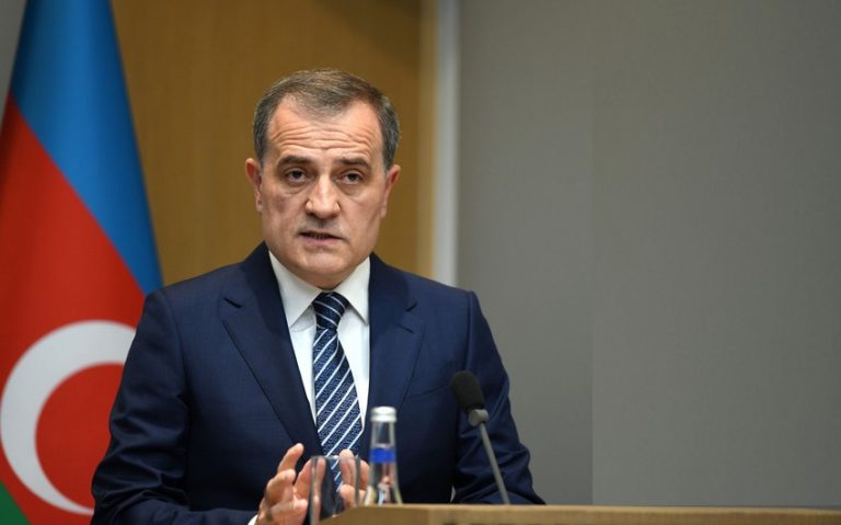 Ceyhun Bayramov Rusiyaya getdi