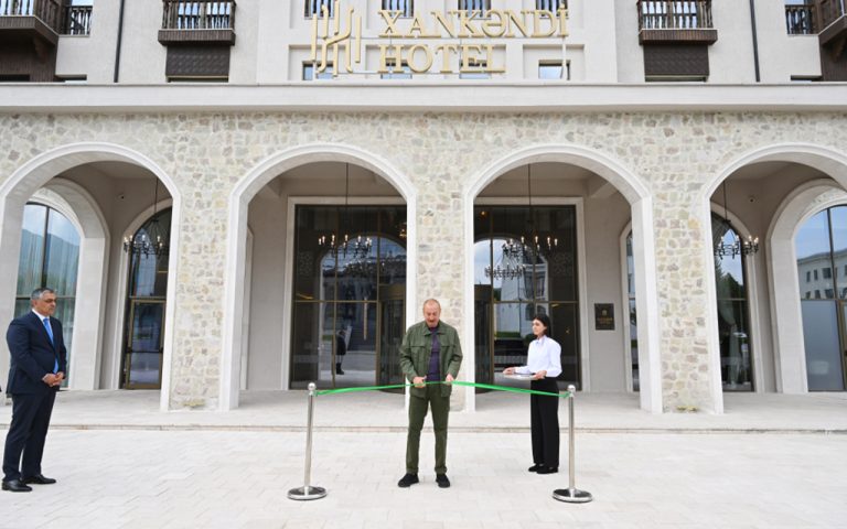 İlham Əliyev “Xankəndi” hotelinin açılışında – FOTOLAR