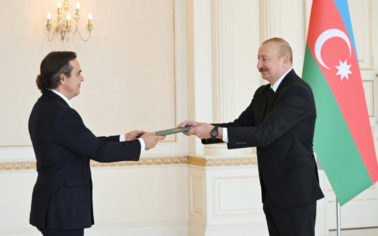 Prezident yeni səfirləri qəbul etdi – FOTOLAR