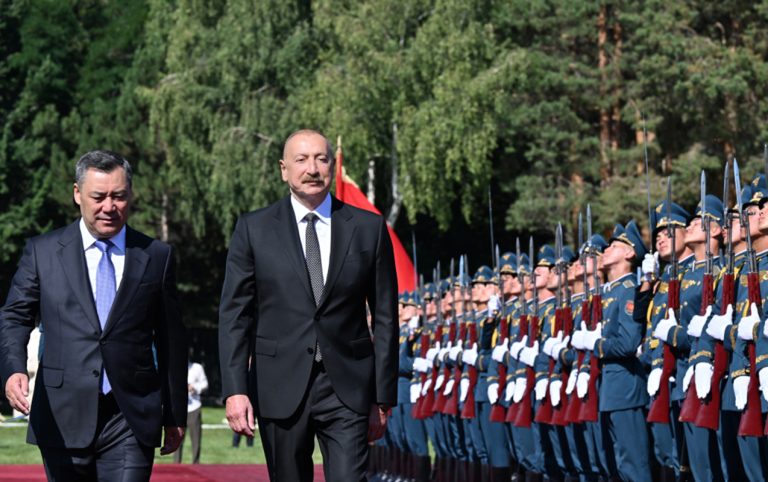 Prezident rəsmi qarşılandı – FOTOLAR