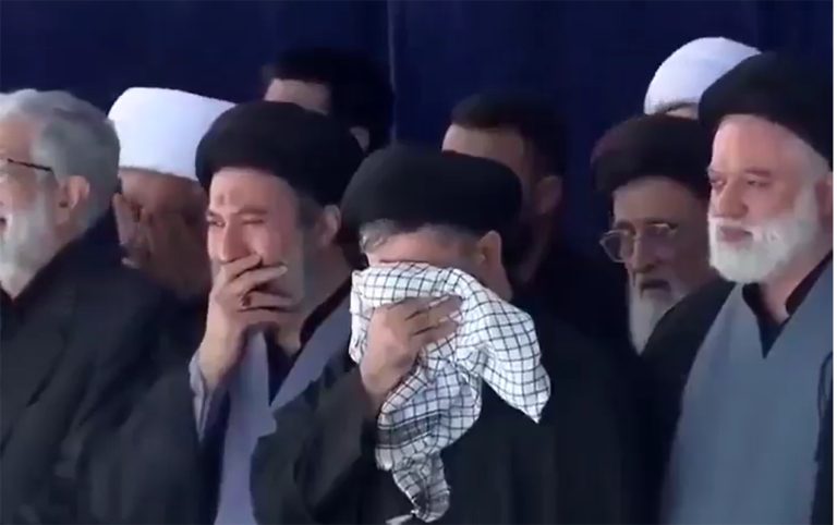 Xameneinin oğulları ilk dəfə görüntüləndi – VİDEO