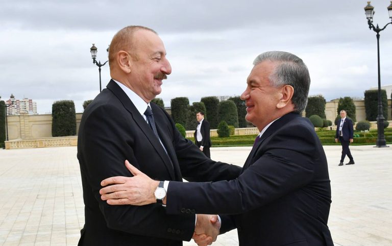 Əliyev Mirziyoyevi təbrik etdi