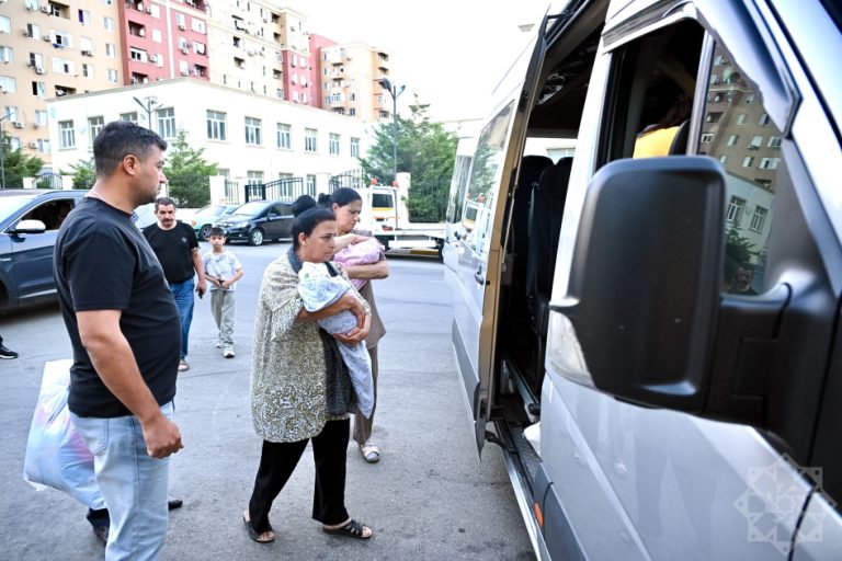 Böyük Qayıdış: Xankəndi, Xocalı və Ağdərəyə növbəti köç karvanları yola salınıb – FOTOLAR