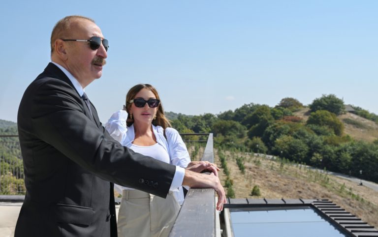 İlham Əliyev və xanımı “Meysari Grand Hotel & SPA”nın açılışında – FOTOLAR