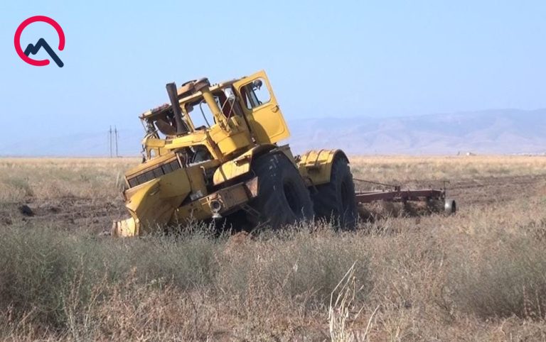 Ağdamda traktor minaya düşdü